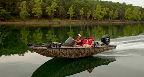 Lowe_Boats_175_Stinger_Camo_Fishing_2 Lowe_Boats_175_Stinger_Camo_Fishing_2