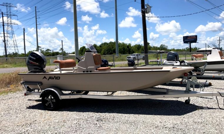 Avid Boats 18 Rogue Center Console Yamaha Outboard Diamond City Aluminum Trailer AV18 2039