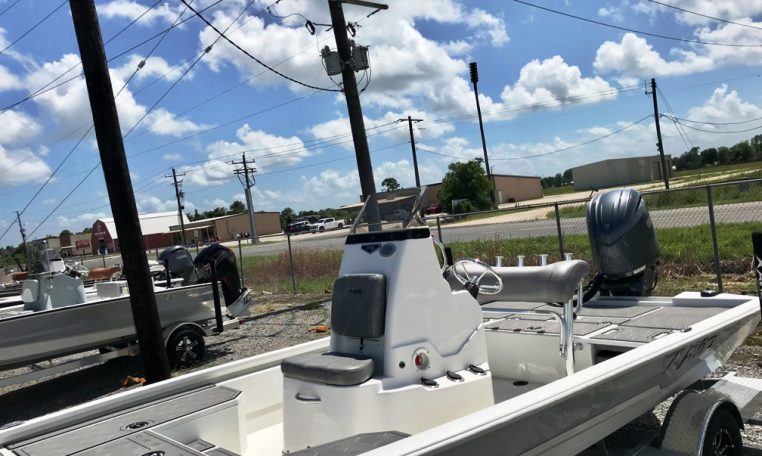 Avid Boats 21 FSX Center Console Aluminum Bay Boat with Yamaha 150 HP Outboard 1