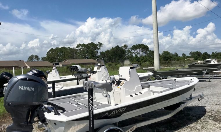 Avid Boats 21 FSX Center Console Aluminum Bay Boat with Yamaha 150 HP Outboard AV21 2566 2