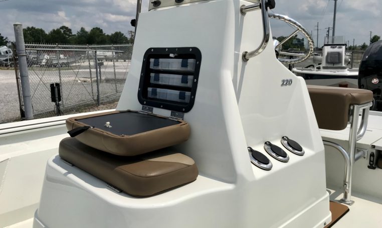 Excel Bay Pro 220 Aluminum Bay Boat Built in Tackle Storage