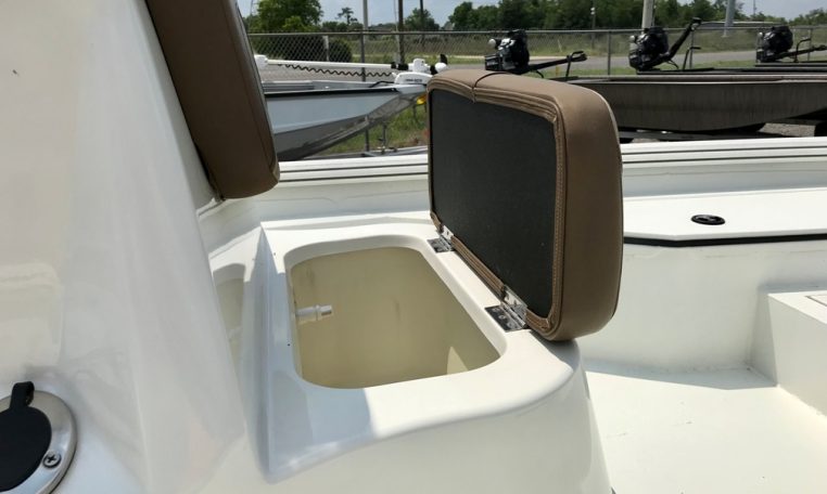 Excel Bay Pro 220 Aluminum Bay Boat Front Livewell Baitwell