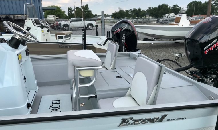 Excel Bay Pro 220 Aluminum Bay Boat with rear flip up jump seats EX22 1443