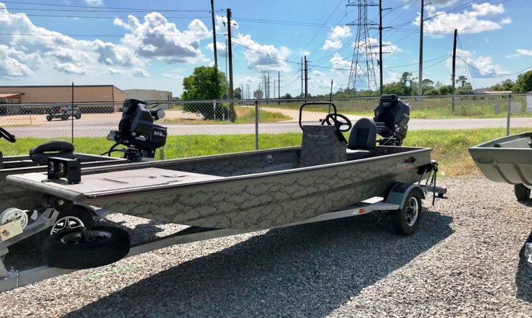 Gator-Tail Center Console Duck Hunting Boat 1860 Extreme Series with GatorTail 40XD Surface Drive Mud Motor GT18 6886 Front View